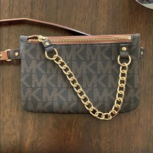 ⚠️ SALE Michael Kors | Pull Chain Belt Bag